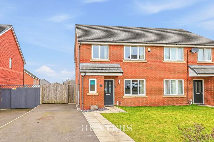 3 Bedroom Semi Detached House For Sale In Brandlehow Drive, Middleton, Manchester, M24