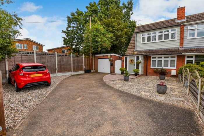 2 Bedroom Semi-Detached House For Sale In Old Wickford Road, South Woodham Ferrers, Chelmsford, CM3