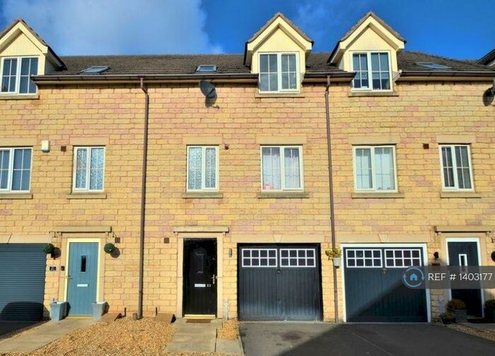 3 Bedroom Terraced House To Rent In Elm Close, Rossington, Doncaster, DN11