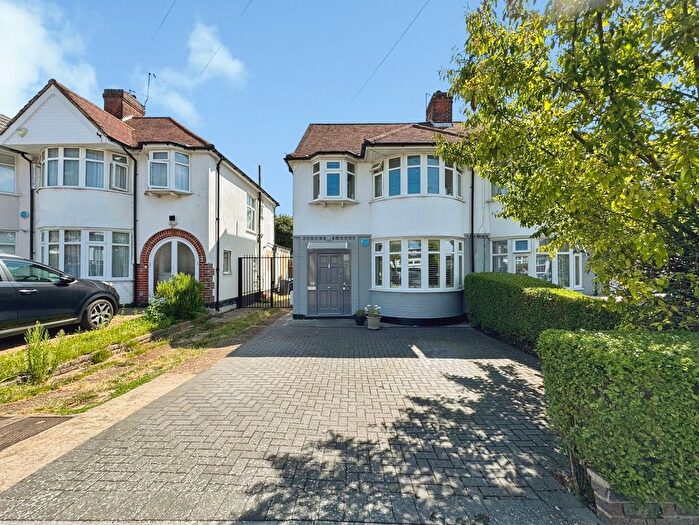 4 Bedroom Semi Detached House For Sale In Stoneyfields Lane, Edgware, HA8
