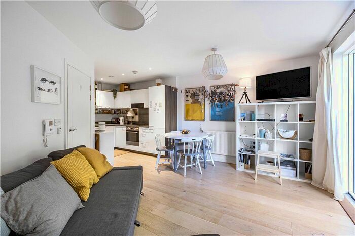 1 Bedroom Flat To Rent In Connersville Way, Croydon, CR0