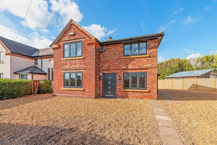 4 Bedroom Semi-Detached House To Rent In Hatton Lane, Hatton, Warrington, WA4