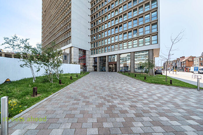 2 Bedroom Apartment For Sale In High Street, Croydon, CR0