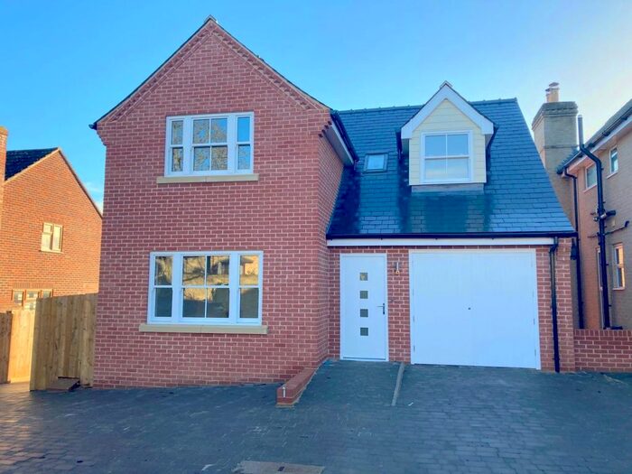 4 Bedroom Detached House To Rent In Queens Close, Sudbury, CO10