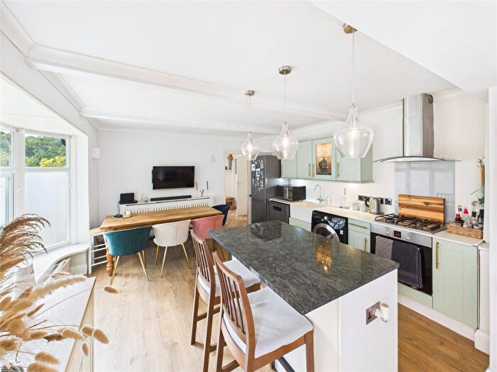 2 Bedroom Maisonette For Sale In Shalford Road, Guildford, Surrey, GU4