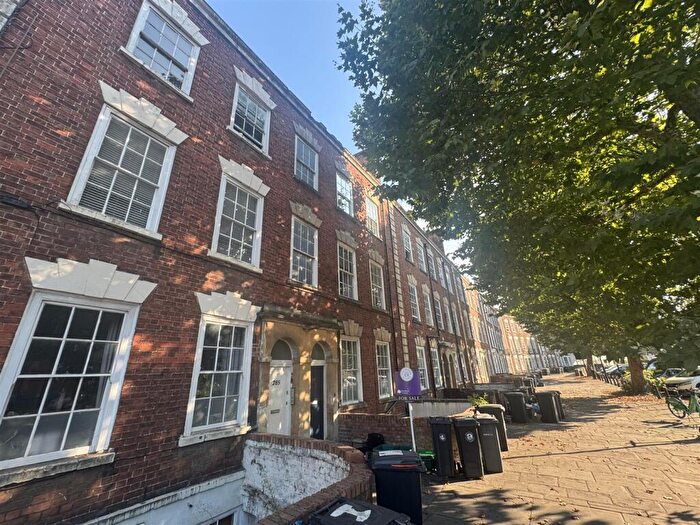 2 Bedroom Flat For Sale In Hotwell Road, Hotwells, BS8