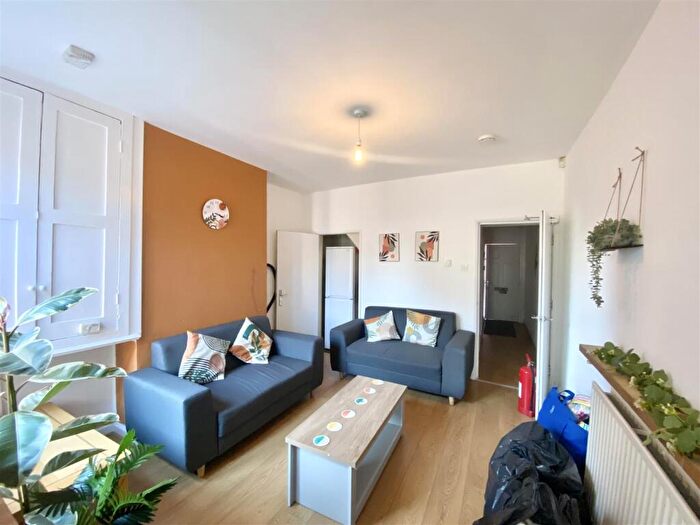 4 Bedroom House To Rent In Beeston Road, Dunkirk, Nottingham, NG7