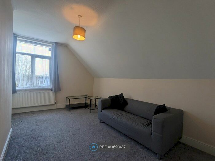 1 Bedroom Flat To Rent In Cotteridge, Birmingham, B30