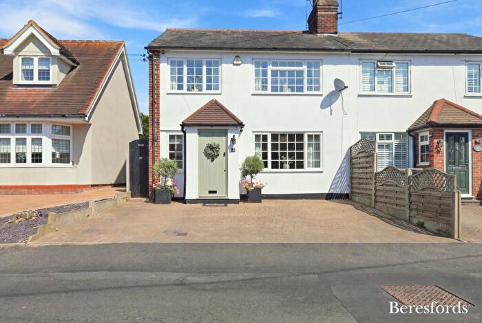 3 Bedroom Semi-Detached House For Sale In Brook Lane, Galleywood, CM2