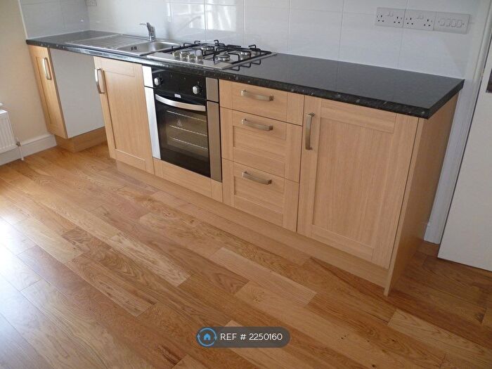 1 Bedroom Flat To Rent In Silver Street, Warminster, BA12