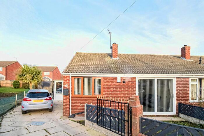 2 Bedroom Semi-Detached Bungalow To Rent In Mackie Hill Close, Crigglestone, Wakefield WF4
