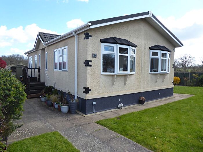 2 Bedroom Park Home For Sale In The Compasses, Alfold, Cranleigh, GU6