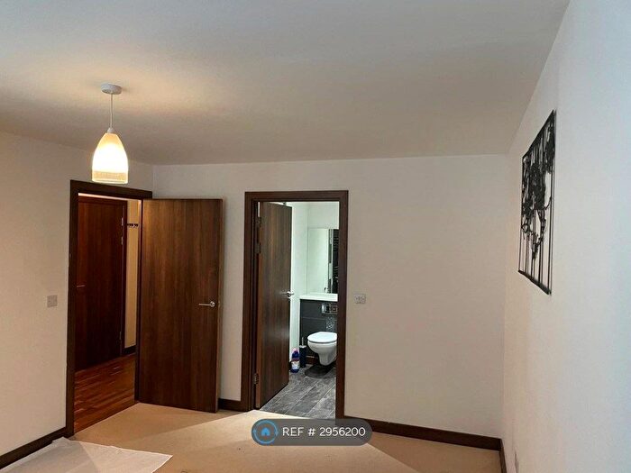 2 Bedroom Flat To Rent In Wintergreen Boulevard, West Drayton, UB7