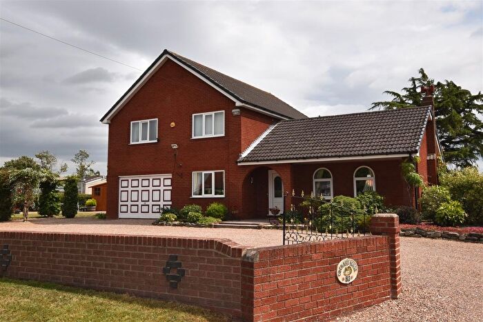 4 Bedroom Detached House For Sale In Main Street, Gowdall, Goole, DN14