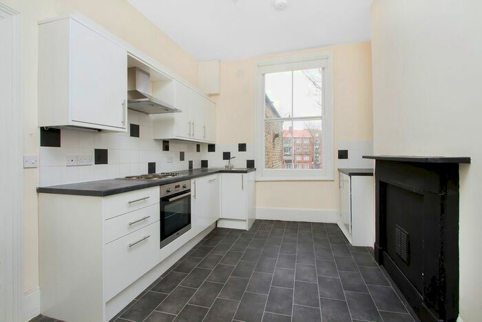 2 Bedroom Flat To Rent In Queenstown Road, Battersea, SW8