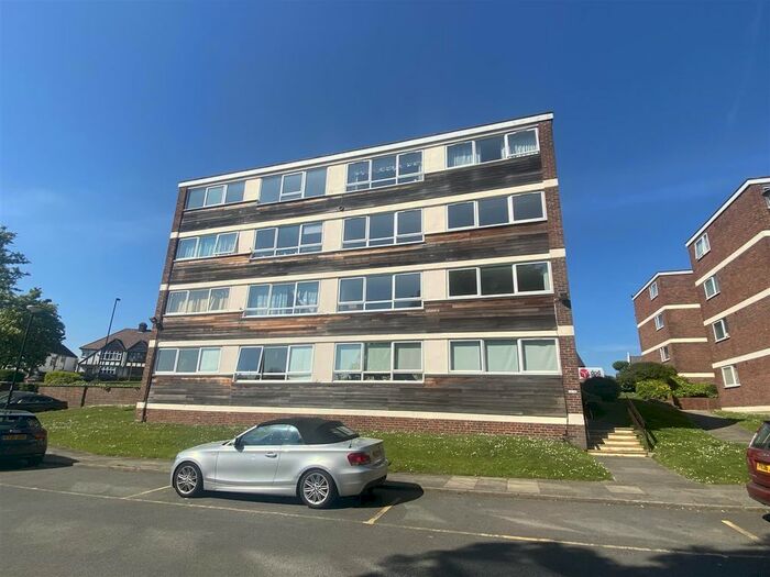 2 Bedroom Flat To Rent In South Norwood Hill, London, SE25