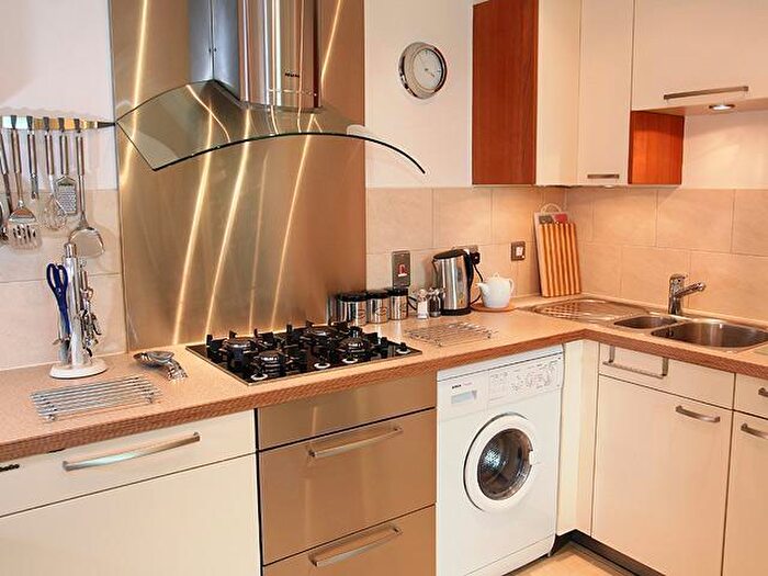 2 Bedroom Apartment To Rent In Dolphin Quays, The Quay, Poole, Dorset, BH15