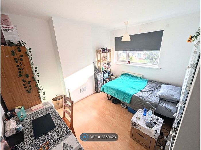 4 Bedroom Semi-Detached House To Rent In Fletcher Road, Beeston, Nottingham, NG9