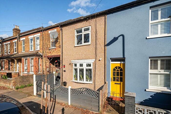 2 Bedroom Property For Sale In Grosvenor Road, Hanwell, W7