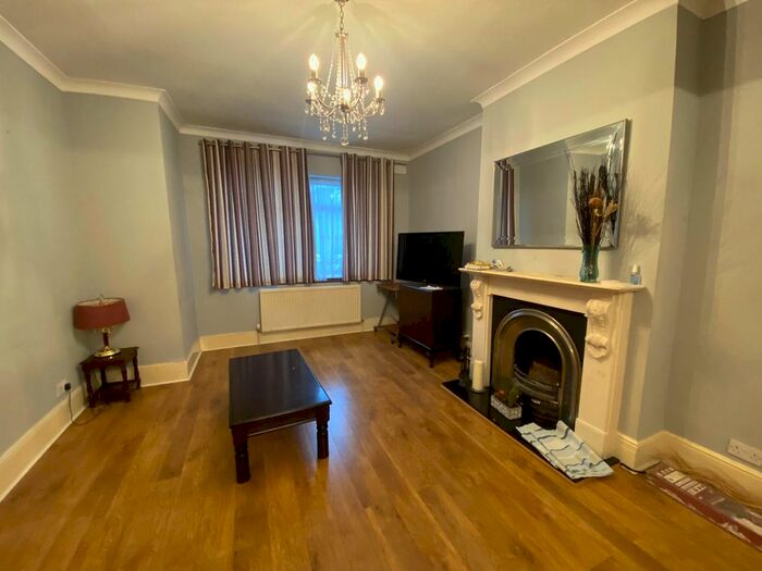 2 Bedroom Terraced House To Rent In Eldon Road, Haringey N22
