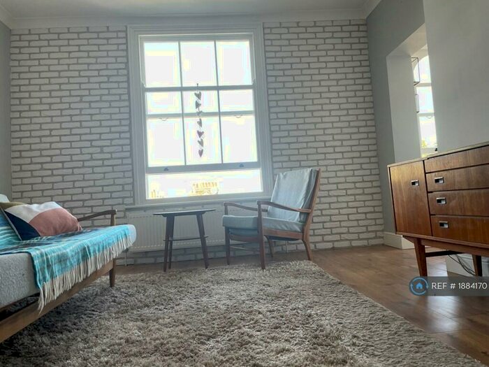 2 Bedroom Flat To Rent In Rutland Park, London, SE6