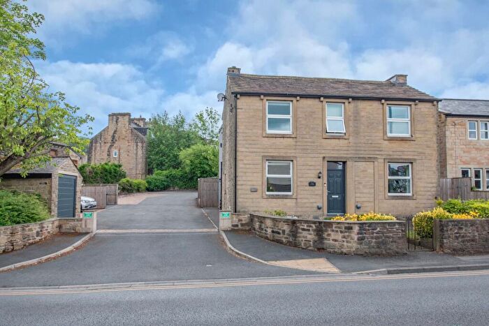 4 Bedroom Detached House For Sale In Dale House, Skipton Road, Steeton, BD20