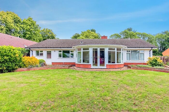 3 Bedroom Detached Bungalow For Sale In Rushton Avenue, Peterborough, PE4