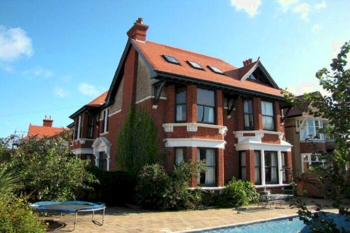 5 Bedroom Detached House To Rent In Eastern Parade, Southsea, Hampshire, PO4