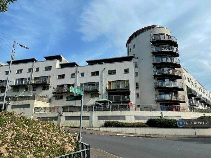 3 Bedroom Flat To Rent In Lochburn Gate, Glasgow, G20