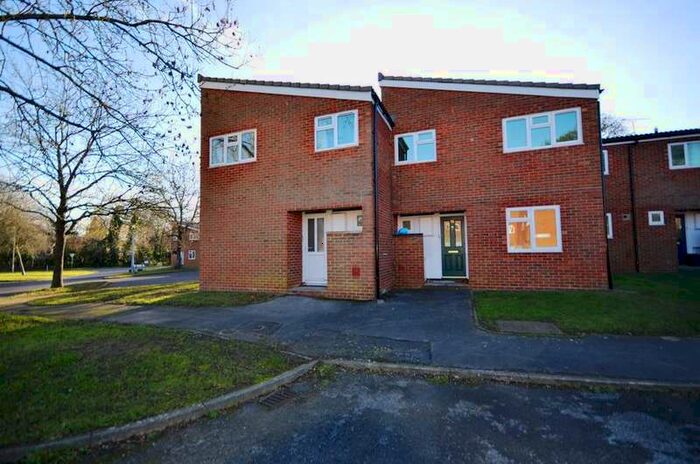 3 Bedroom End Of Terrace House To Rent In Faraday Close, RG2