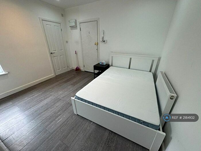 Studio To Rent In Blenheim Gardens, Wallington, SM6