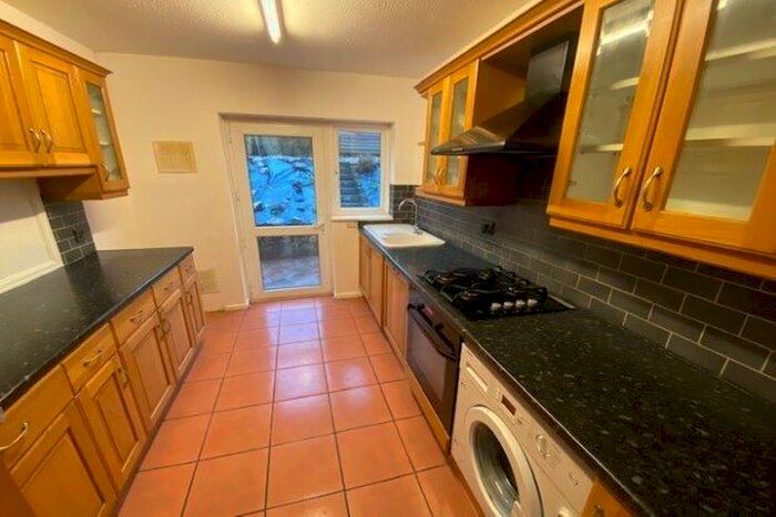 3 Bedroom Bungalow To Rent In Sheppard Road, Exeter, EX4