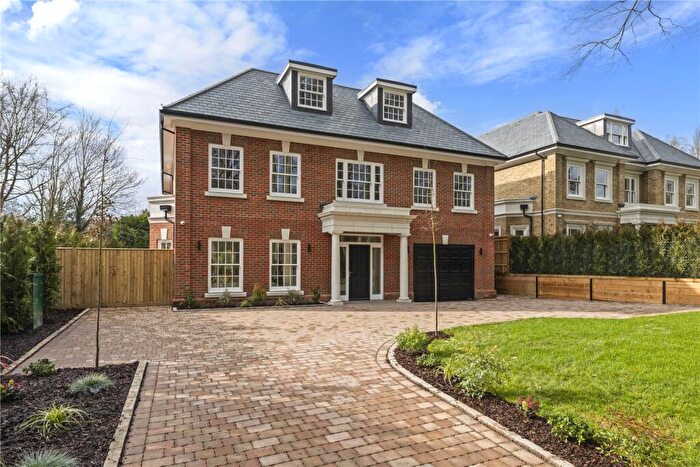 5 Bedroom Detached House For Sale In Woodside Road, Cobham, KT11