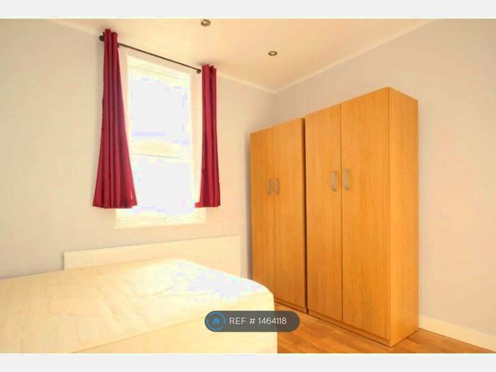 3 Bedroom Flat To Rent In Kingsley Road, Hounslow, TW3