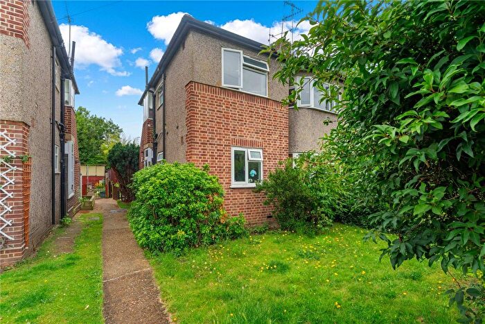 2 Bedroom Maisonette To Rent In Park Road, Kingston Upon Thames, Surrey, KT2