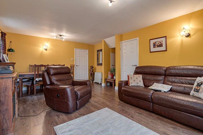 3 Bedroom End Of Terrace House For Sale In Pendle Court, Bolton, BL1