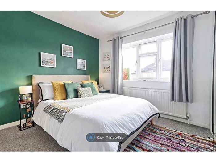 2 Bedroom Semi-Detached House To Rent In Richmond Road, London, RM1