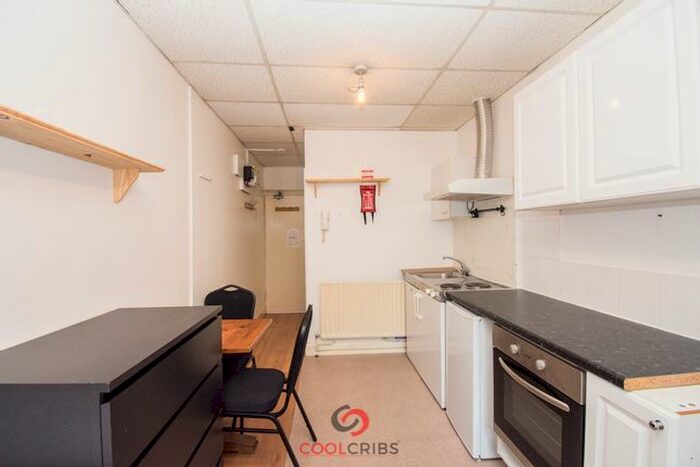 Studio To Rent In Kember Street, London, N1