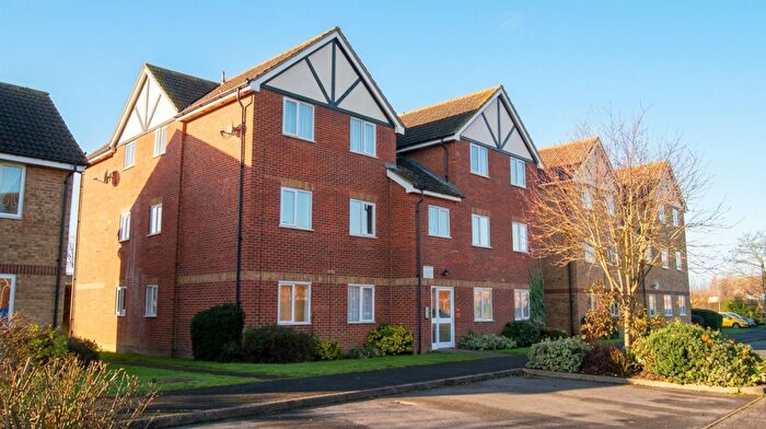 1 Bedroom Flat For Sale In Common Road, Slough, SL3