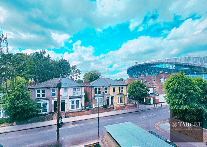 1 Bedroom Detached House To Rent In Vicarage Road, Tottenham, N17