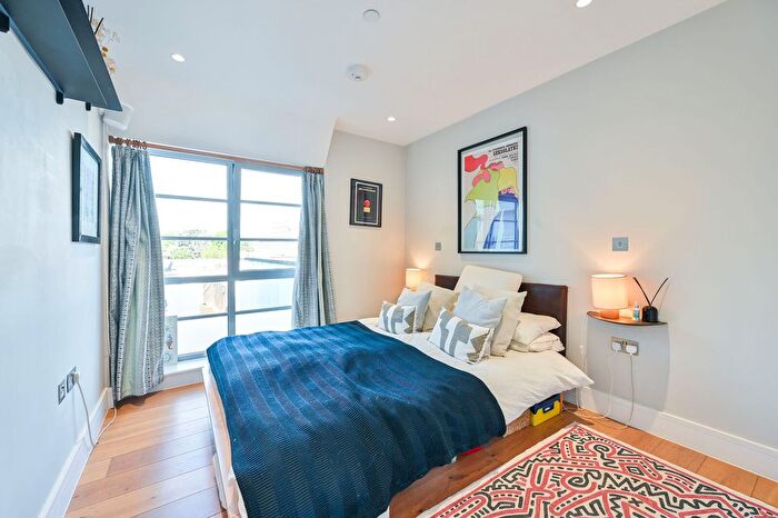 1 Bedroom Flat For Sale In Highshore Road, Peckham Rye, London, SE15