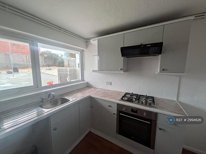 3 Bedroom Maisonette To Rent In Lizard Walk, Plymouth, PL6