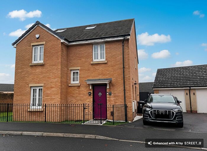 5 Bedroom Detached House For Sale In White Farm, Barry, CF62