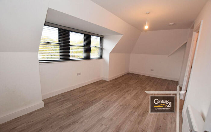 1 Bedroom Flat To Rent In |Ref: |, The Old Chambers, College Place, Southampton, SO15