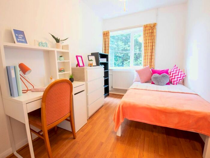 1 Bedroom Property To Rent In Mead Way, Canterbury, Kent, CT2