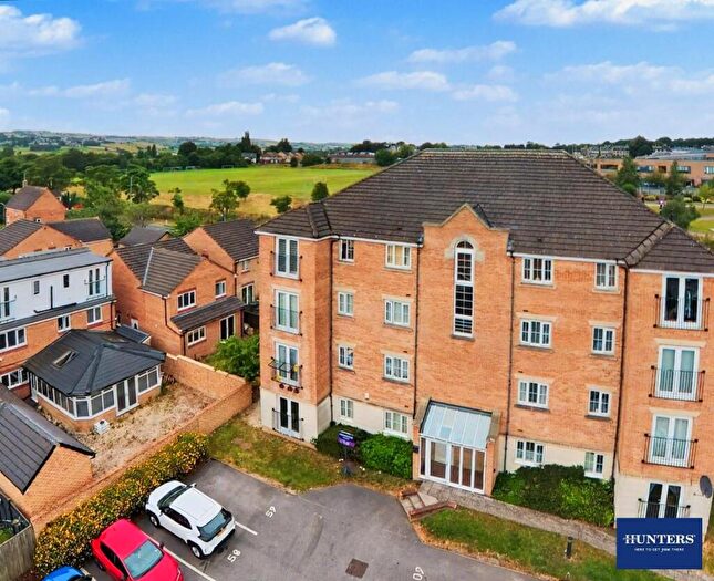 2 Bedroom Apartment For Sale In Sandhill Close, Bradford, BD8