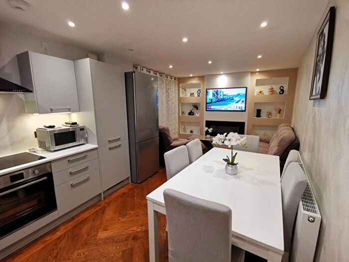 2 Bedroom Flat For Sale In Litten Tree House, CM7
