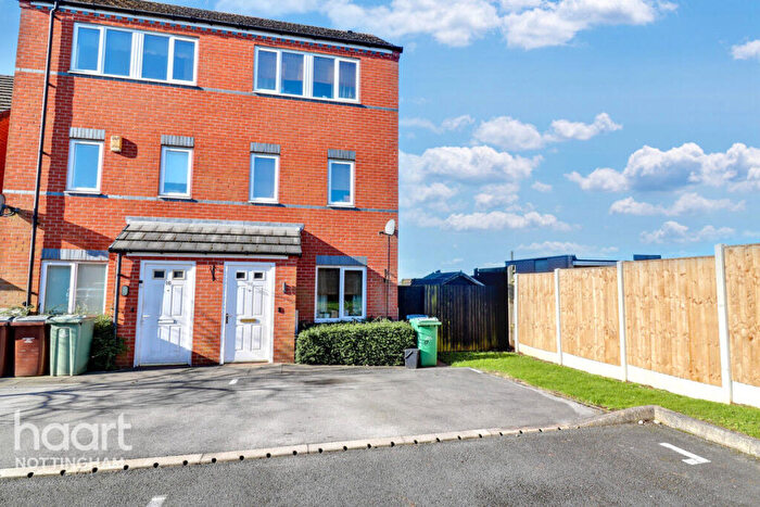 3 Bedroom Semi-Detached House For Sale In Mount Heights, New Basford, NG7