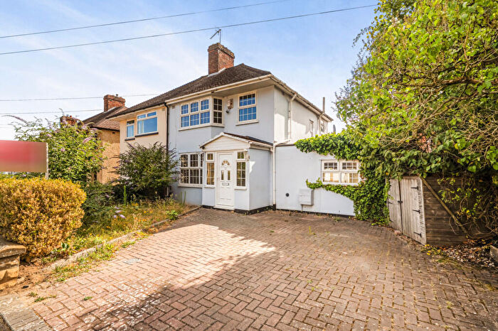 3 Bedroom Semi-Detached House For Sale In Crowell Road, Oxford, OX4