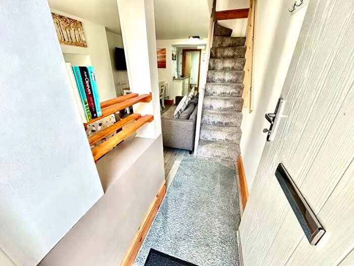 2 Bedroom Cottage For Sale In Wind Street, Conwy, LL32